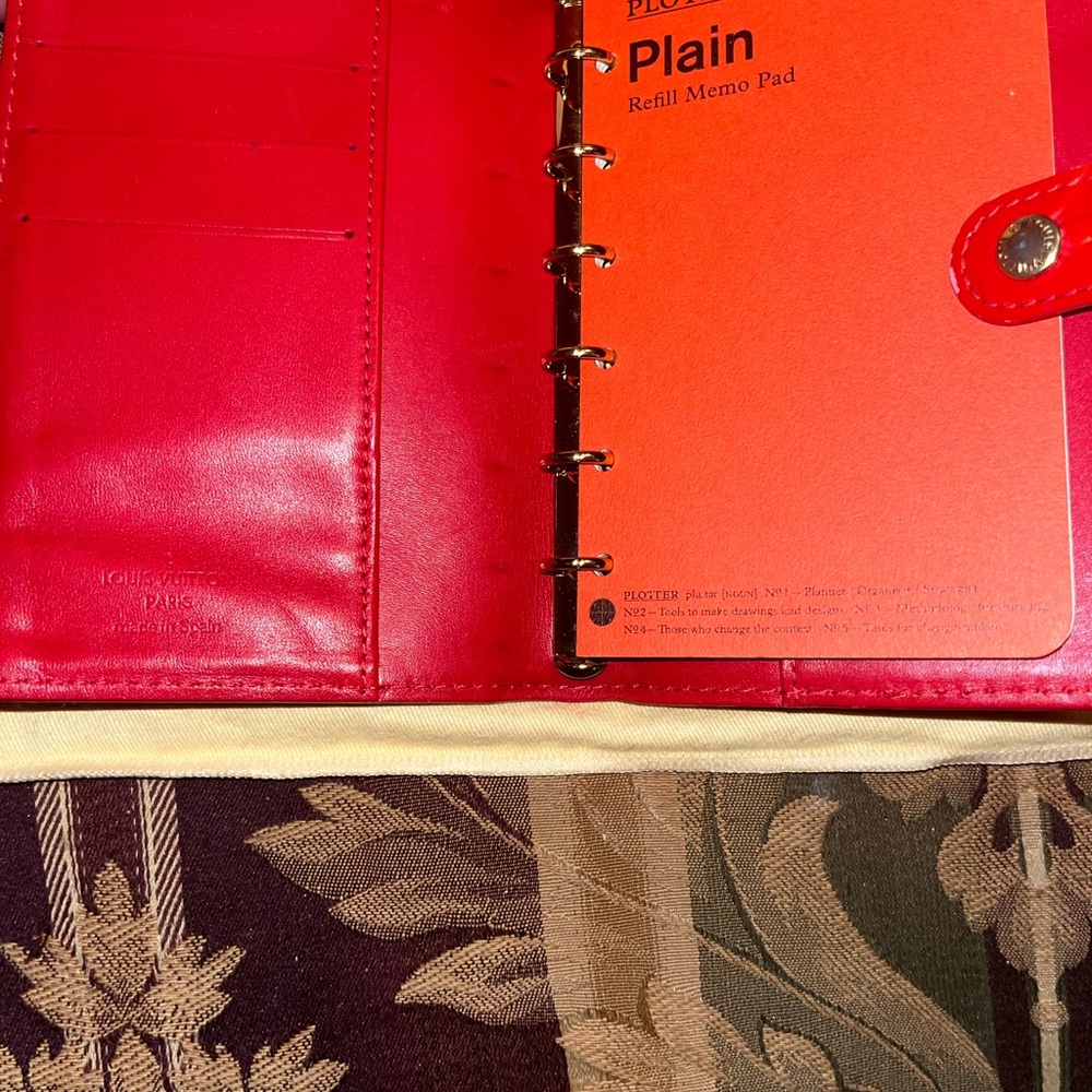 Authentic Louis Vuitton Red Patent Leather Card & Agenda Notes Holder, dust bag - Picture 9 of 14